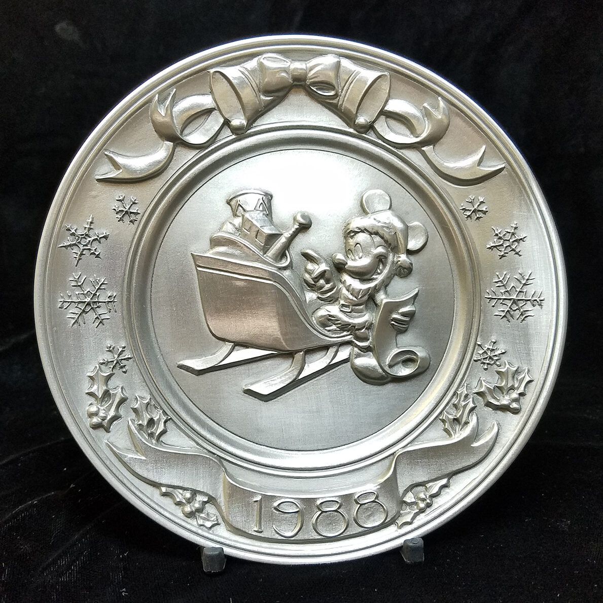 Disney plate 1988